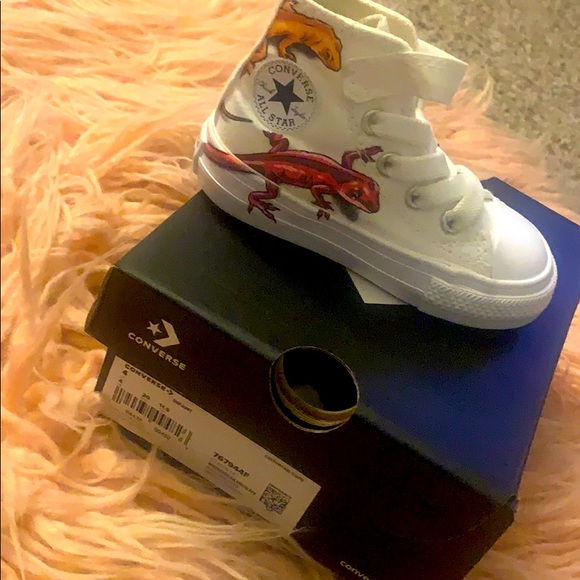 white/sedona red/black converse - Picture 1 of 3